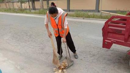 哈拉玉宮鄉 疫線小人物 凝聚大力量——記垃圾清運員的堅守與擔當
